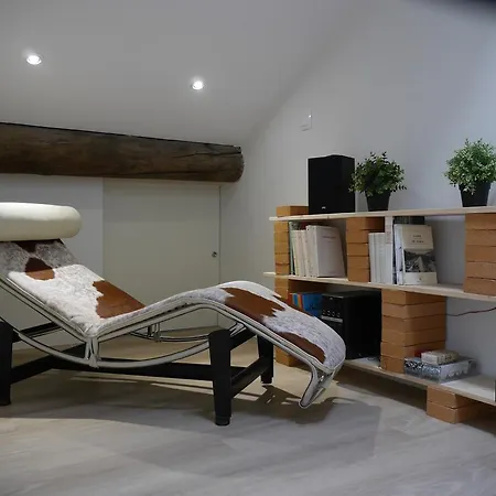 Apartman Une Ame A : Cote Cour Nîmes