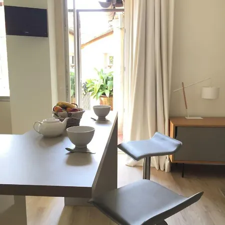 Une Ame A : Cote Cour Apartman Nîmes