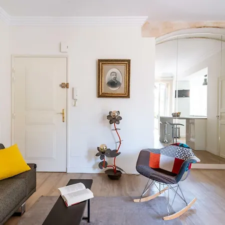 Une Ame A : Cote Cour Apartman
